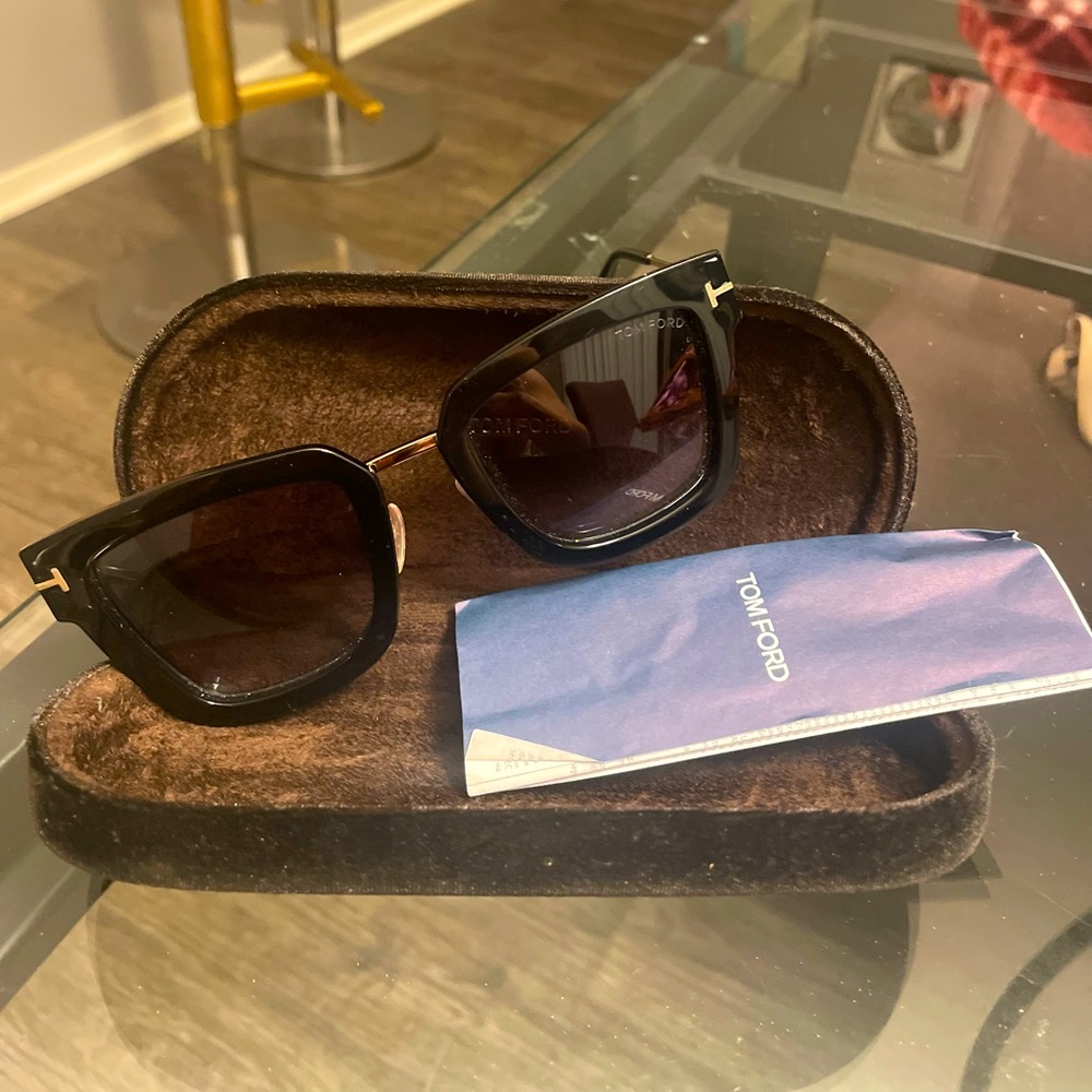 TOM FORD LARA-02 TF573 01B WOMENS SUNGLASSES